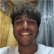 Sono uno studente con conosce di madre lingue in Inglese che vuole essere d’aiuto a chi ne ha bisogno